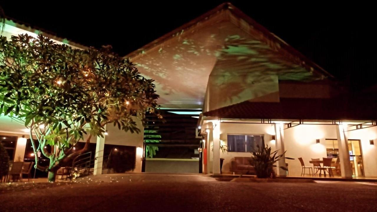 Savana Park Hotel Andradina Exteriör bild